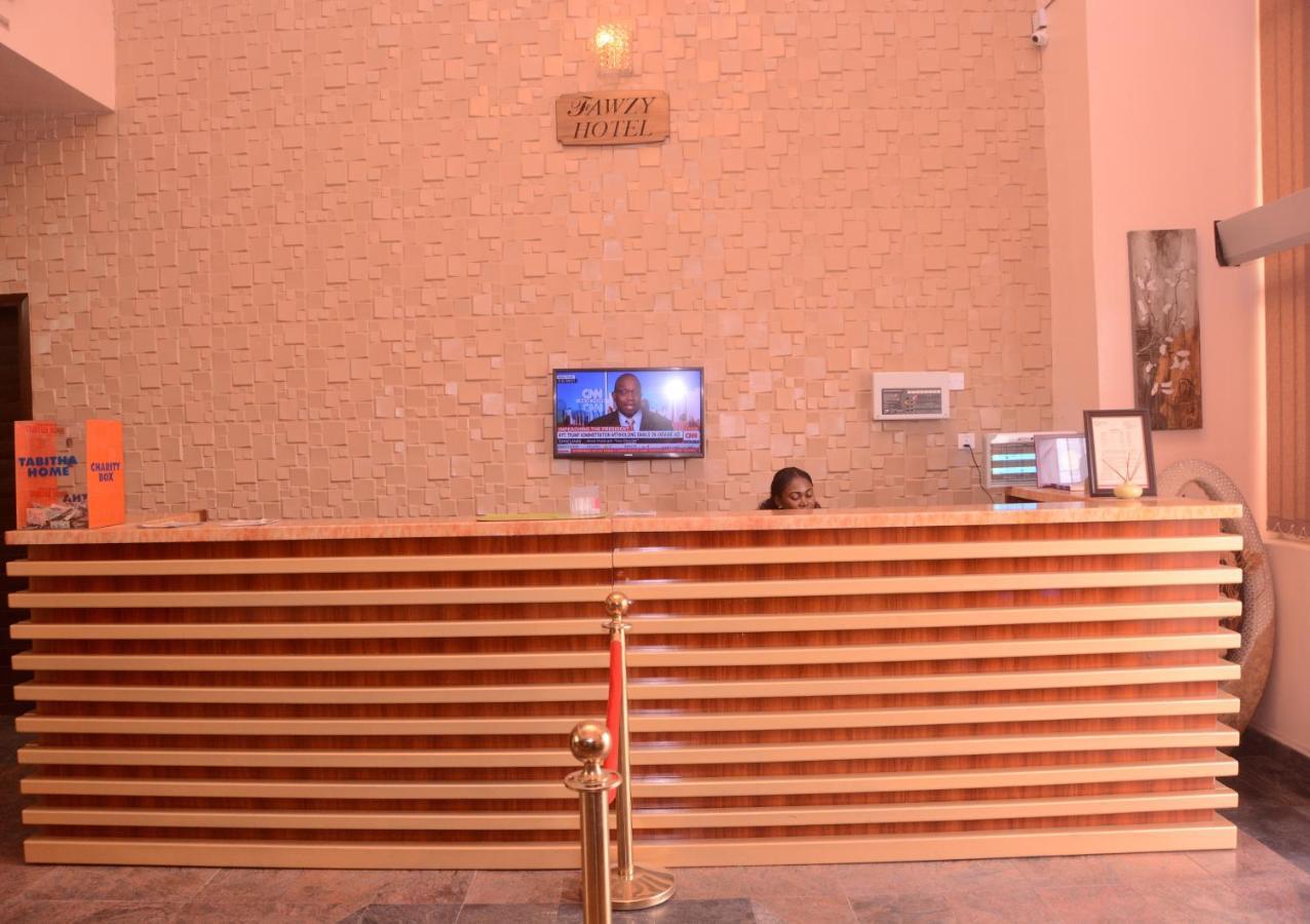 Fawzy Hotel Ибадан Экстерьер фото